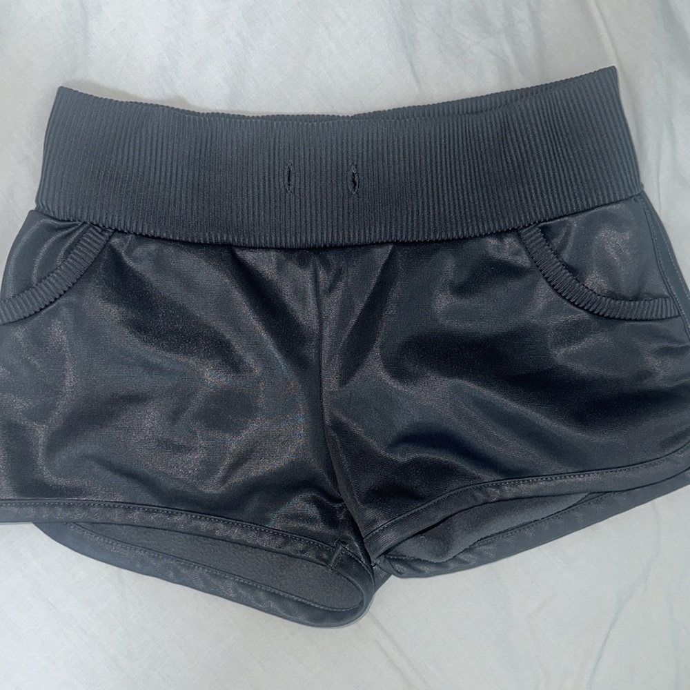 H&M shorts - Picture 2 of 4